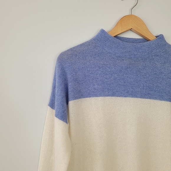 TAHARI 100% CASHMERE 2 ply Pure Luxe Color Block Long Sleeve Mock Neck Sweater - Picture 5 of 9